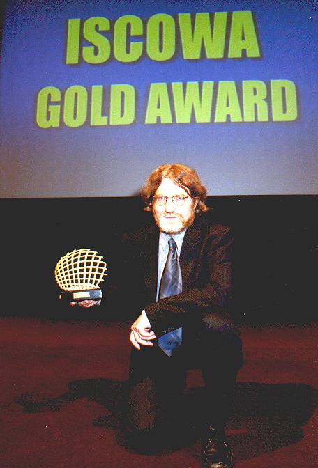 Dr. Ole Hjelmar receives the third ISCOWA Award at Wascon 2000